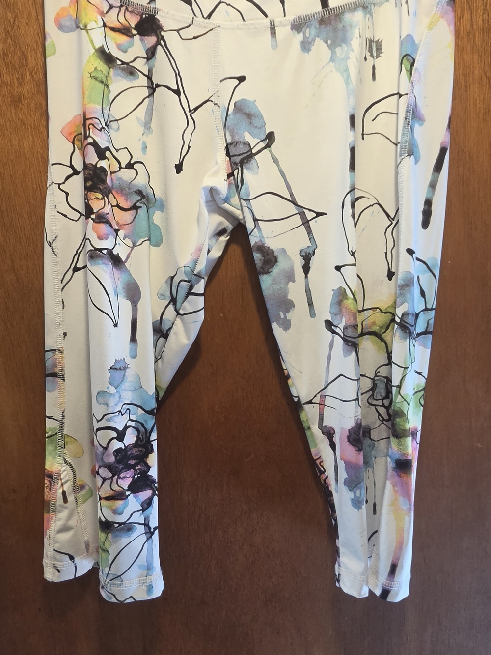 EleVen by Venus Williams White Leggings with Multicolor Watercolor Floral Print